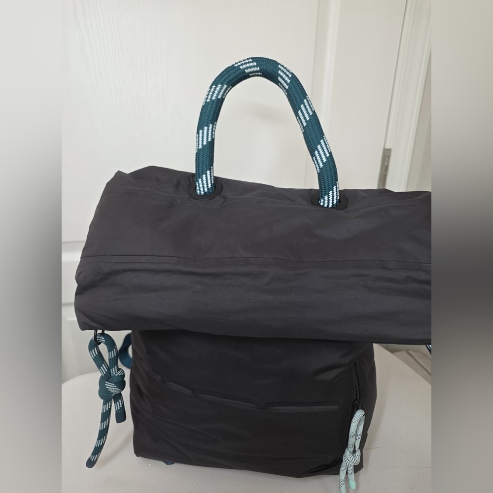 Lululemon•Face Forward Backpack *lululemon x Roksanda•Water Resistant•Black•EUC - Picture 12 of 16